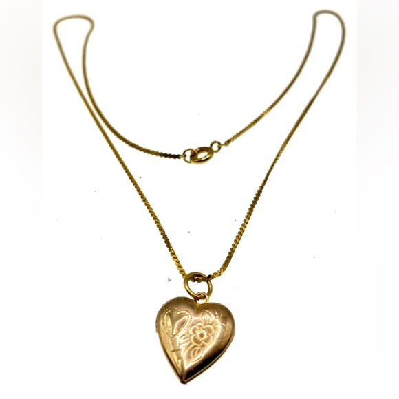 Vintage Gold Tone Engraved Floral Design Heart Locket Pendant Necklace - Picture 2 of 8